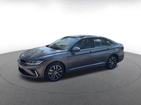 Used 2025 Volkswagen Jetta SE image 8