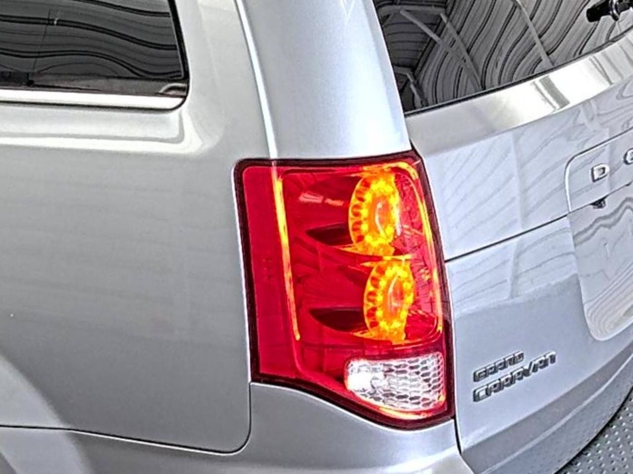 Used 2019 Dodge Grand Caravan SXT FWD image 9