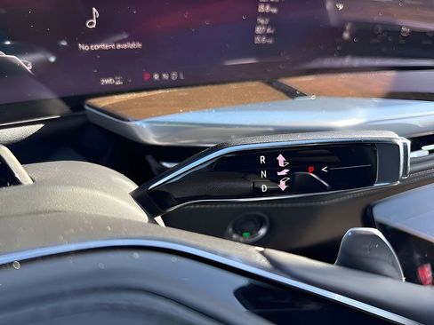 Used 2025 Cadillac Escalade Sport Platinum image 45