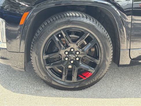 Used 2023 Chevrolet Traverse Premier w/ Redline Edition AWD/4WD image 11