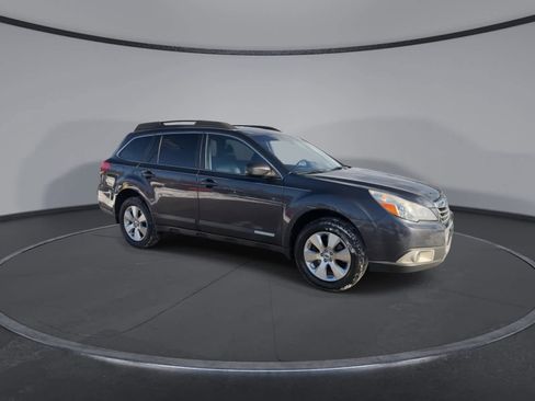 Used 2011 Subaru Outback 3.6R Limited w/ PWR Moonroof Pkg image 2