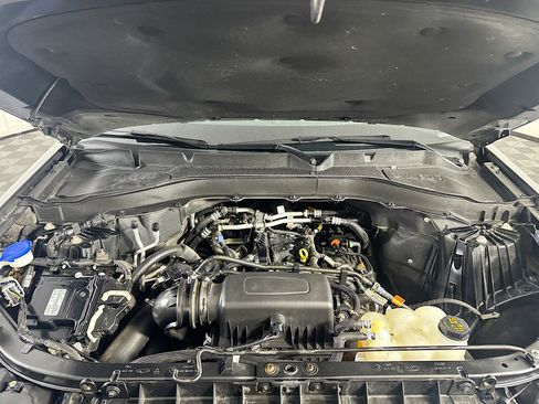 Used 2023 Ford Explorer XLT w/ Equipment Group 202A image 36