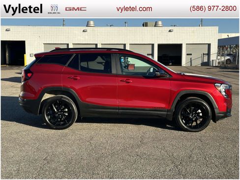 Certified 2023 GMC Terrain SLE w/ Driver Convenience Package image 2