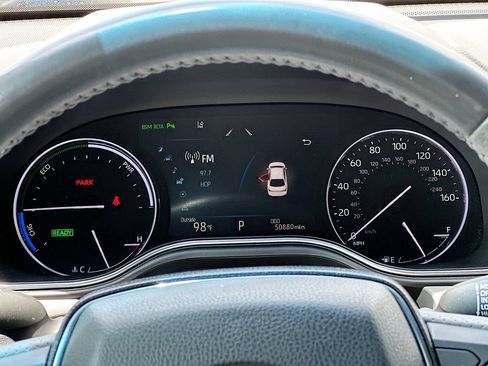 Used 2019 Toyota Avalon Limited w/ Advanced Safety Package FWD image 12