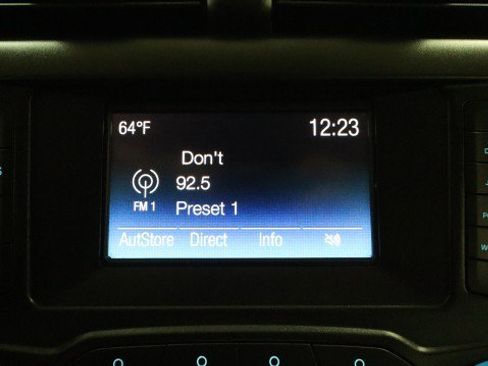 Used 2017 Ford Fusion SE FWD image 14