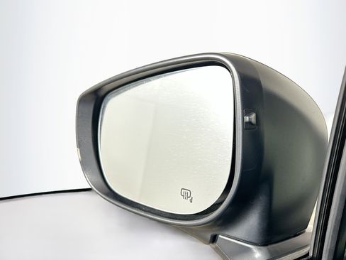 Used 2024 Subaru Crosstrek 2.0i Premium image 16