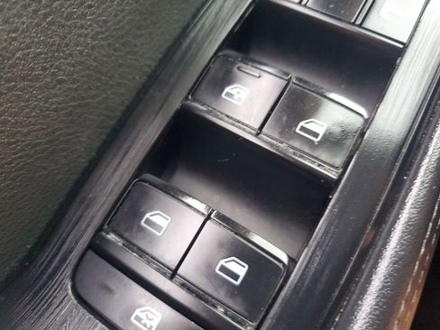 Used 2021 Nissan Rogue S image 31