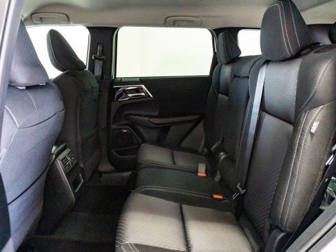 New 2025 Mitsubishi Outlander ES image 19