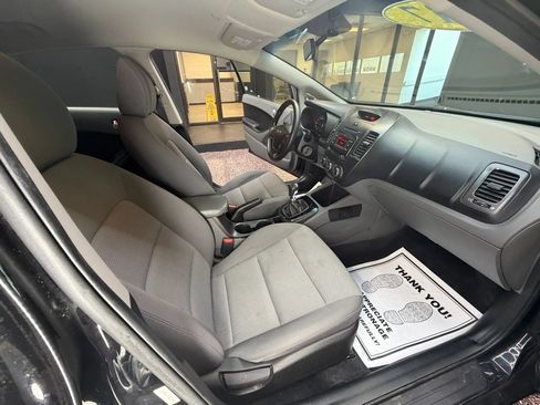 Used 2017 Kia Forte LX FWD image 33