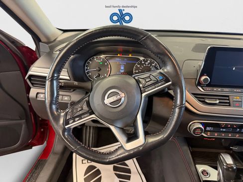 Used 2023 Nissan Altima 2.5 SR AWD/4WD image 12