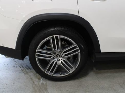 Used 2024 Mercedes-Benz GLS 450 4MATIC image 28