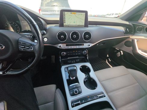 Used 2018 Kia Stinger GT2 AWD/4WD image 8