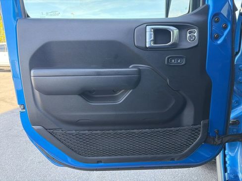 Used 2023 Jeep Wrangler Unlimited w/ Cold Weather Group image 6