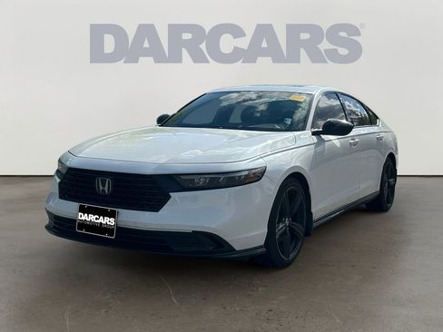 Used 2023 Honda Accord Sport image 3