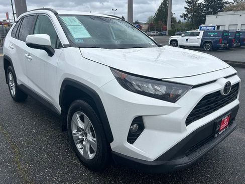 Certified 2021 Toyota RAV4 XLE AWD/4WD image 3