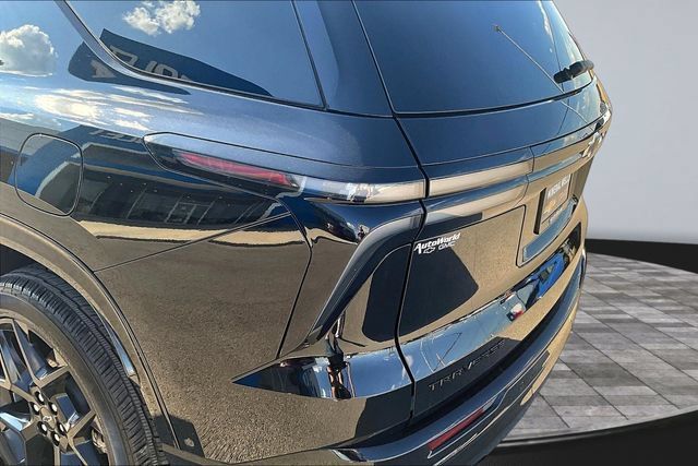 Used 2025 Chevrolet Traverse RS w/ LPO, Floor Liner Package FWD image 23