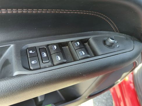 Used 2023 Jeep Compass Limited image 29