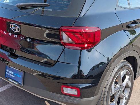 Certified 2026 Hyundai Venue SEL FWD image 17