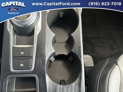 Certified 2025 Ford Escape SE w/ PHEV Premium Package image 30