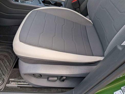 Certified 2026 Volkswagen Taos SE FWD image 21