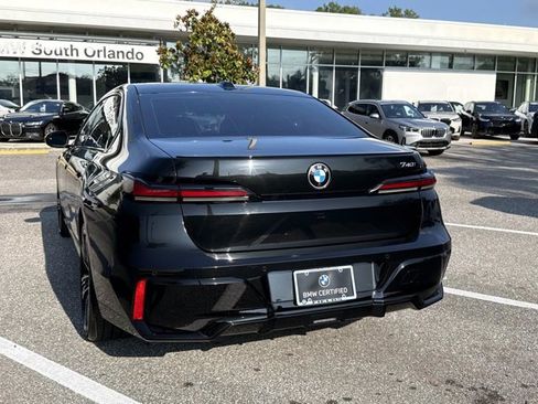 Used 2023 BMW i7 xDrive60 AWD/4WD image 4