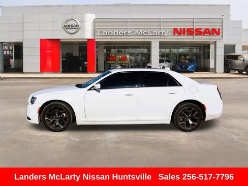 Used 2023 Chrysler 300 S image 8