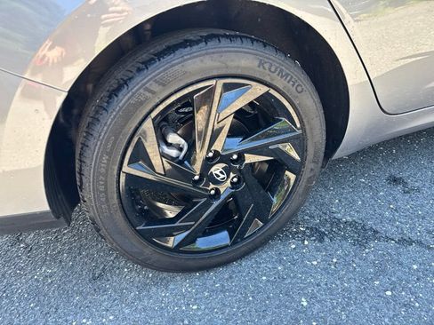 Certified 2026 Hyundai Elantra Sport FWD image 33