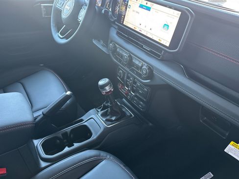 New 2026 Jeep Wrangler Unlimited Rubicon AWD/4WD image 14