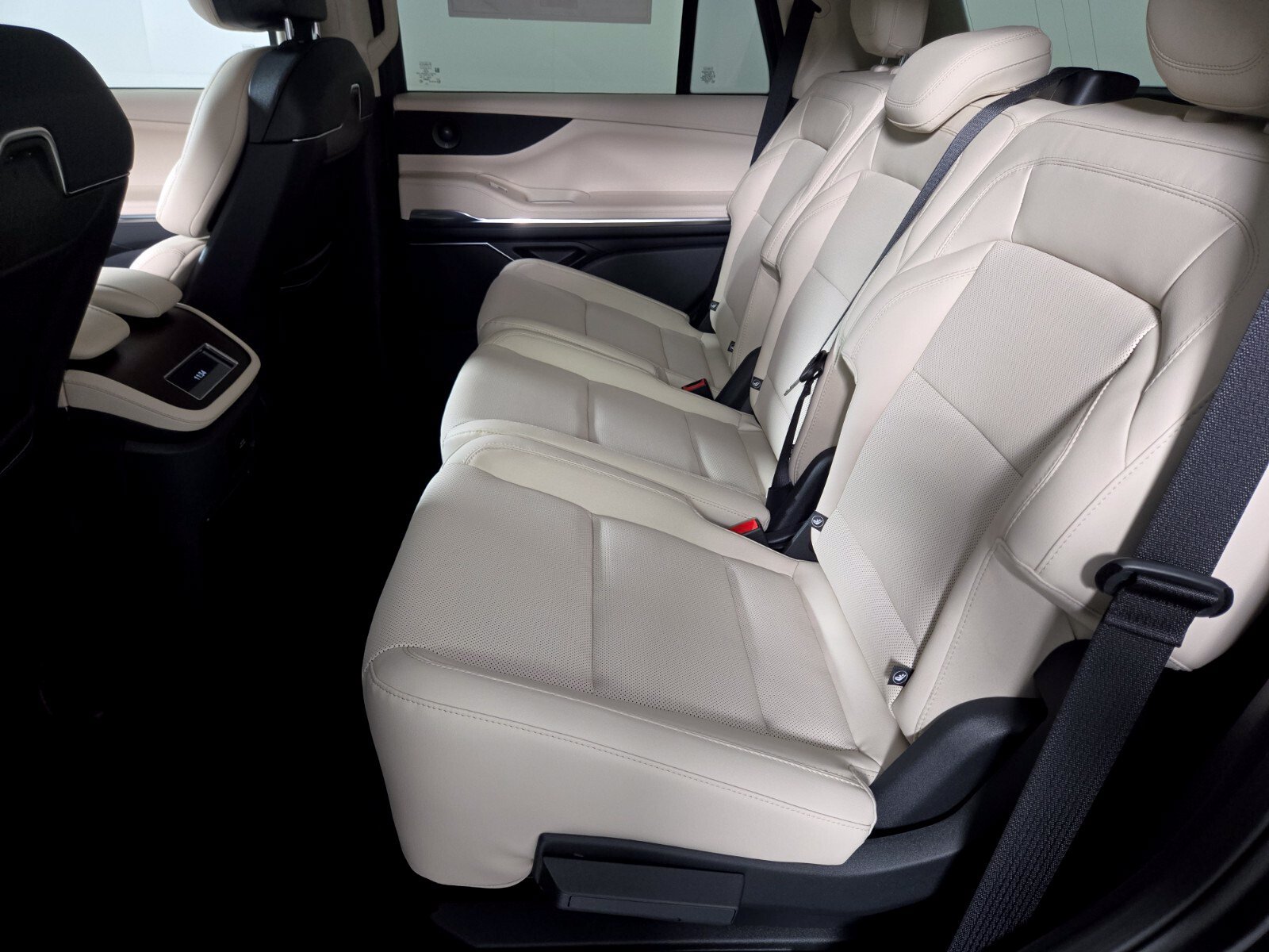 New 2027 Lincoln Navigator Premiere AWD/4WD image 13