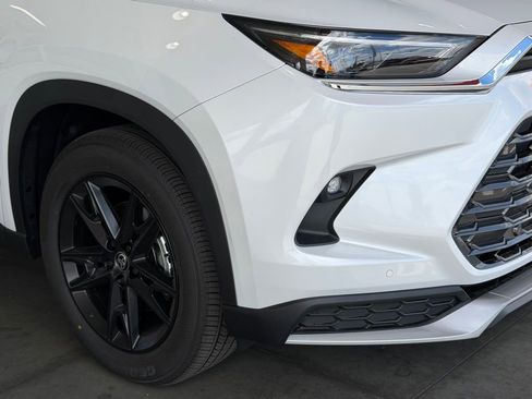 New 2026 Toyota Grand Highlander AWD Hybrid image 8