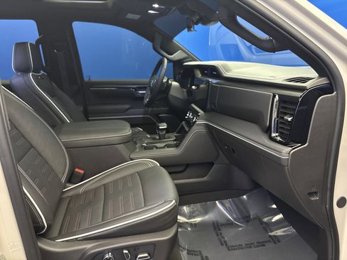 Used 2026 GMC Sierra 1500 AT4X w/ LPO, Black Badging Package image 25