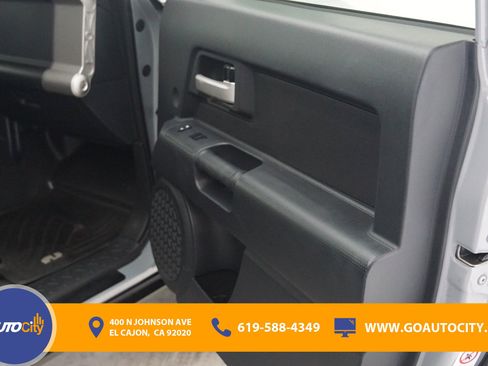 Used 2014 Toyota FJ Cruiser 4WD w/ Convenience Package image 15