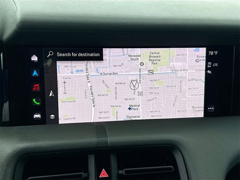 Used 2021 Porsche Taycan image 14