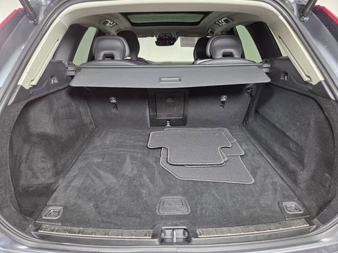 Used 2021 Volvo XC60 T5 Inscription FWD image 28