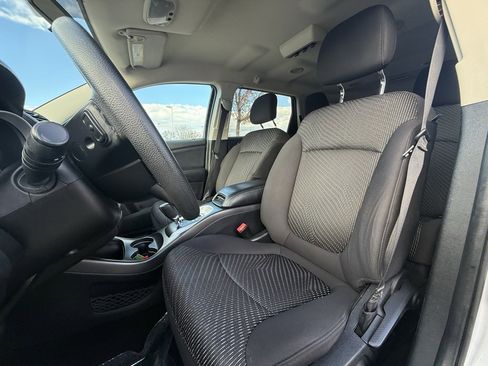 Used 2015 Dodge Journey SXT w/ Flexible Seating Group image 10