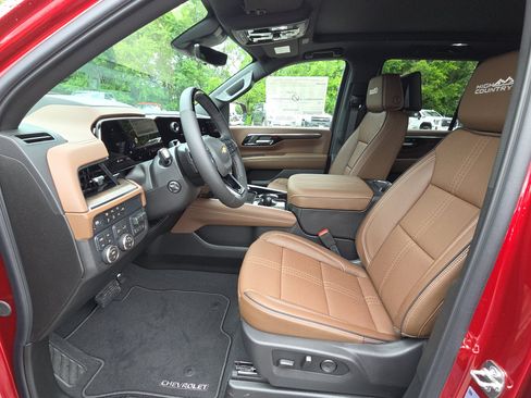 New 2026 Chevrolet Tahoe High Country AWD/4WD image 15