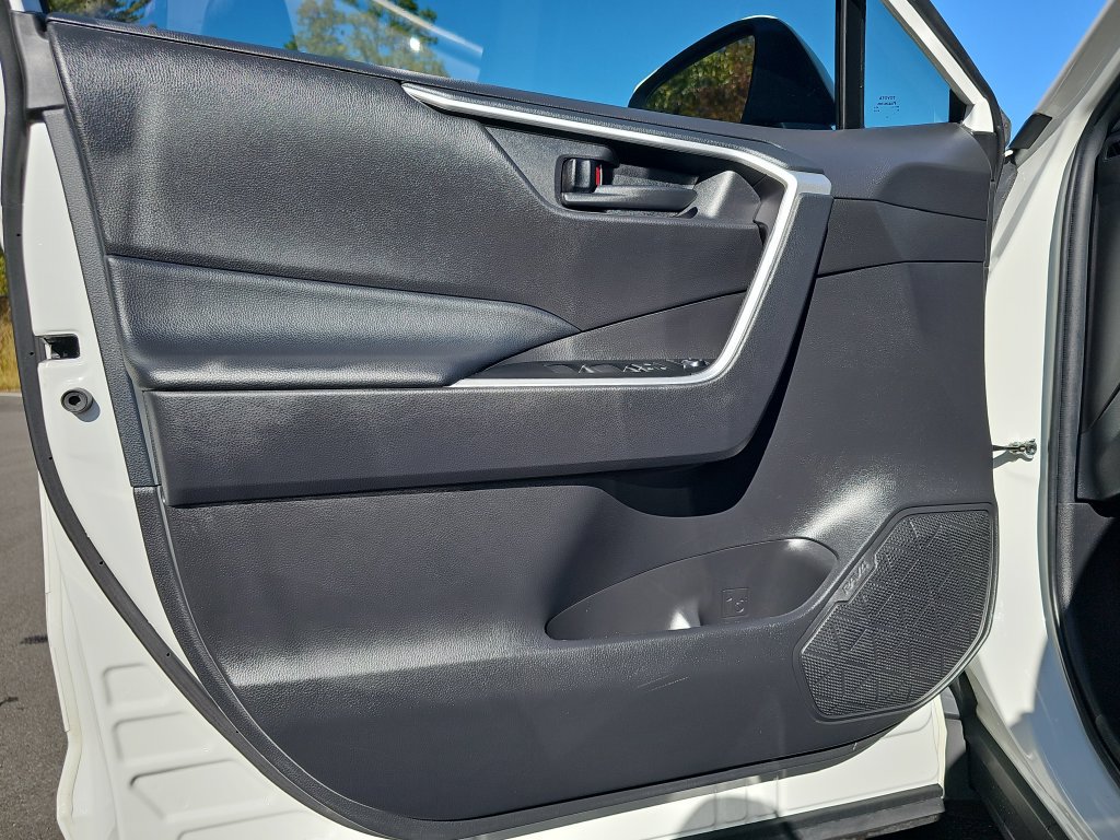 Used 2024 Toyota RAV4 LE AWD/4WD image 21