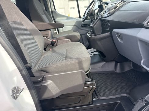 Used 2019 Ford Transit 150 XLT image 17