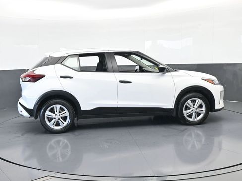 Used 2025 Nissan Kicks Play S image 7