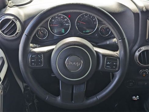 Used 2017 Jeep Wrangler Unlimited Sahara w/ Connectivity Group image 8