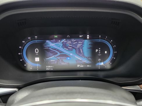 Used 2023 Volvo XC60 B5 Plus image 30