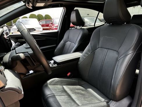 Used 2025 Toyota Camry XSE FWD image 29