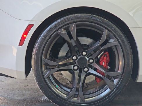Used 2018 Chevrolet Camaro SS image 33