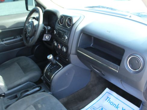 Used 2017 Jeep Patriot Sport w/ Power Value Group image 30