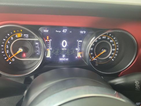 Used 2023 Jeep Wrangler Unlimited Rubicon AWD/4WD image 16