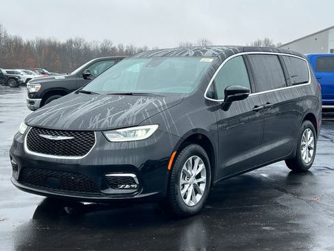 New 2026 Chrysler Pacifica Select image 46