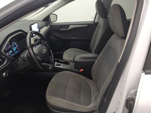 Used 2022 Ford Escape SE w/ Cold Weather Package image 17