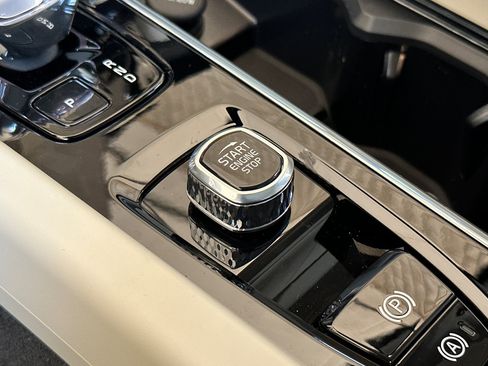 New 2026 Volvo XC60 B5 Ultra AWD/4WD image 19