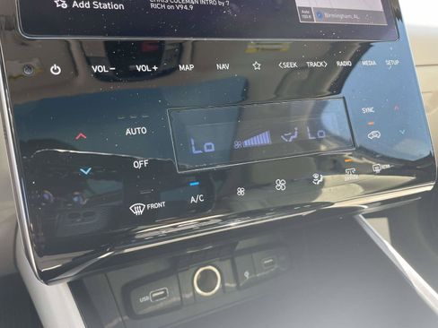 Used 2024 Hyundai Tucson Limited FWD image 15