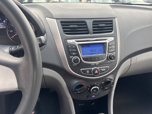 Used 2013 Hyundai Accent GLS FWD image 13